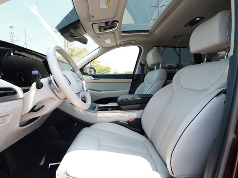 Used 2025 Hyundai Palisade Limited FWD image 18
