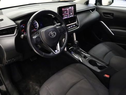 Used 2022 Toyota Corolla Cross LE image 12