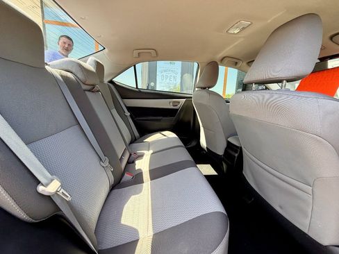 Used 2018 Toyota Corolla LE FWD image 21