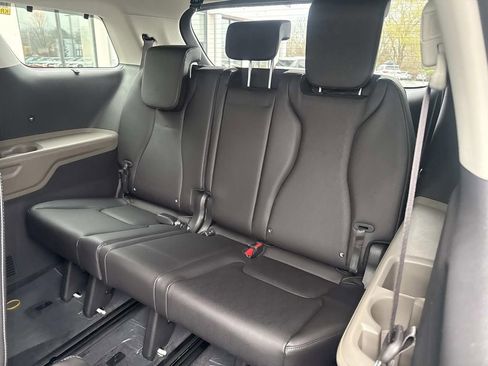 New 2026 Kia Carnival SX image 7