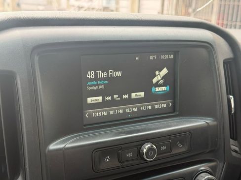 Used 2018 Chevrolet Silverado 1500 Custom w/ Custom Convenience Package RWD image 9