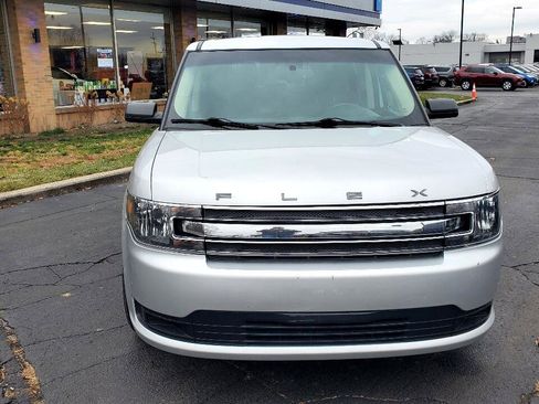 Used 2019 Ford Flex SE image 3