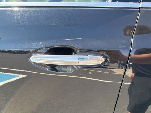 Used 2018 Cadillac XT5 Luxury image 12