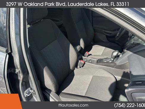 Used 2018 Ford Focus SE image 42