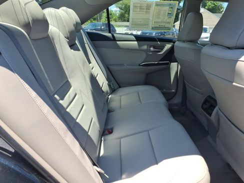 Used 2015 Toyota Camry XLE w/ Convenience Package FWD image 12
