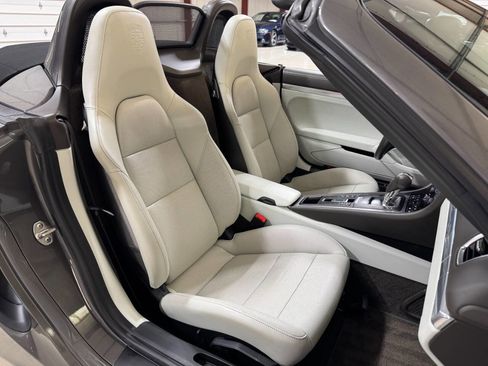 Used 2013 Porsche Boxster S image 16