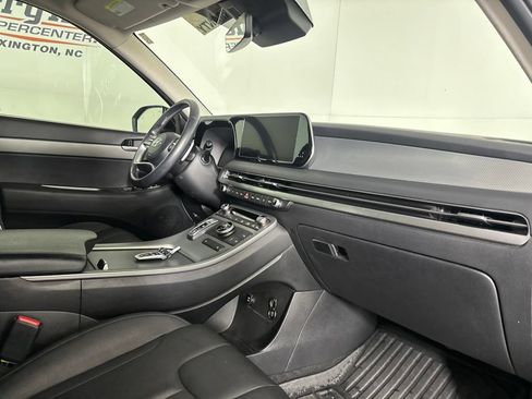 Used 2024 Hyundai Palisade SEL FWD image 34