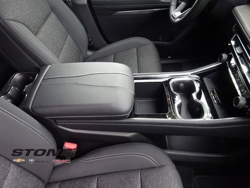 New 2026 Chevrolet Traverse LT w/ Sun and Wheel Package image 18