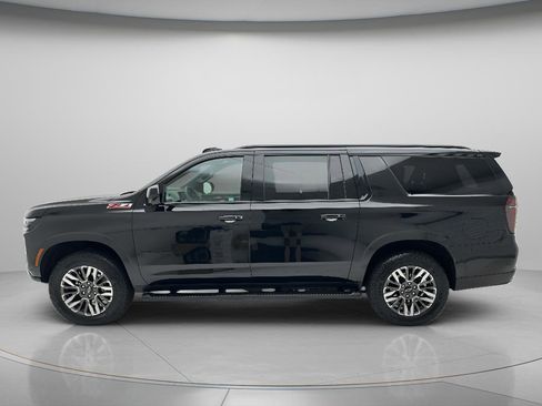 Used 2025 Chevrolet Suburban Z71 AWD/4WD image 6