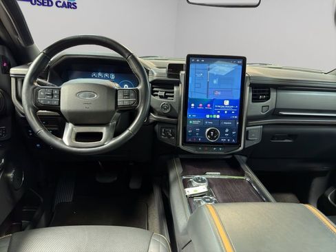 Used 2023 Ford Expedition Platinum AWD/4WD image 12