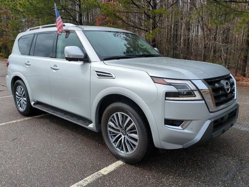 Used 2024 Nissan Armada SL w/ Captain's Chairs Package image 2
