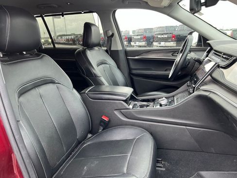 Used 2022 Jeep Grand Cherokee L Limited w/ Luxury Tech Group II AWD/4WD image 16