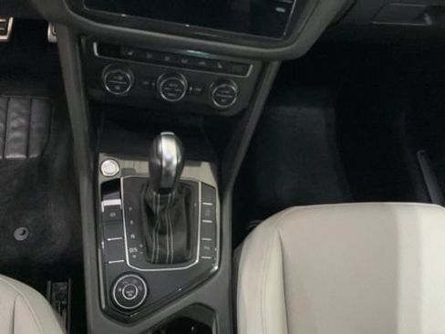 Used 2021 Volkswagen Tiguan SE R-Line AWD/4WD image 23