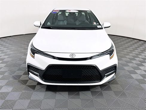 Used 2020 Toyota Corolla SE image 2