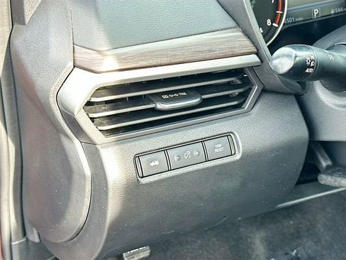 Used 2024 Nissan Altima 2.5 SV image 10