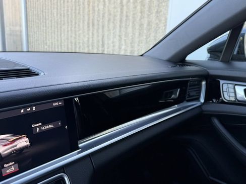 Used 2019 Porsche Panamera image 27