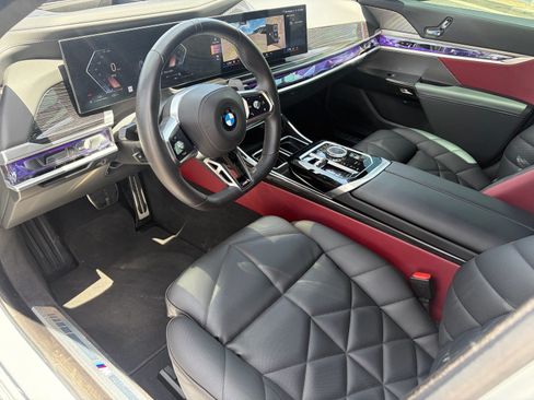 Used 2025 BMW 740i xDrive AWD/4WD image 11