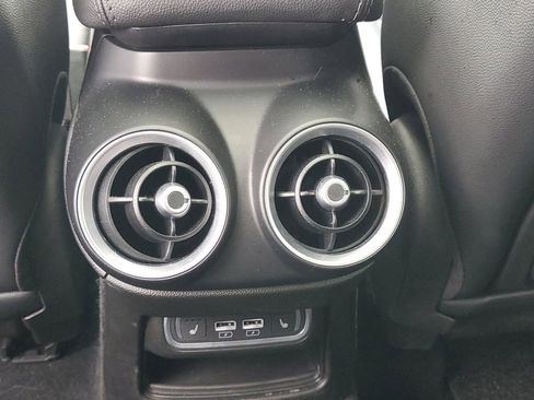 Used 2024 Alfa Romeo Stelvio Sprint AWD/4WD image 12
