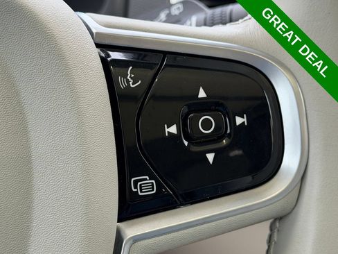 Used 2022 Volvo XC90 T6 Momentum w/ Advanced Package AWD/4WD image 19
