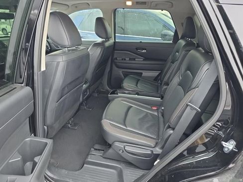 Used 2023 Nissan Pathfinder SL w/ SL Premium Package image 15