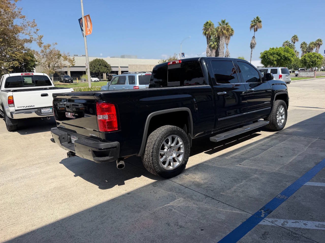 Used 2015 GMC Sierra 1500 Denali w/ Driver Alert Package RWD image 11