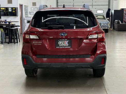 Used 2018 Subaru Outback 2.5i Limited AWD/4WD image 3