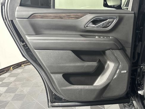 Used 2023 Chevrolet Tahoe Z71 w/ Luxury Package image 23