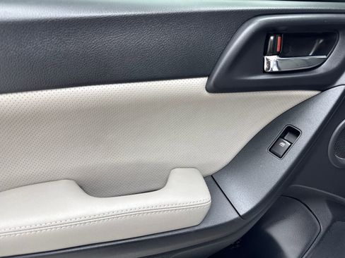 Used 2016 Subaru Forester 2.5i Limited image 39