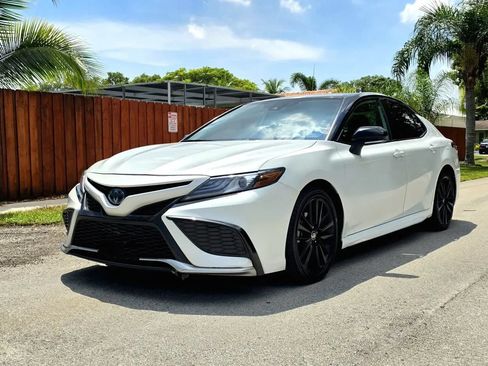 Used 2021 Toyota Camry XSE FWD image 1
