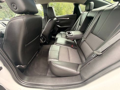Used 2018 Chevrolet Impala LT FWD image 14