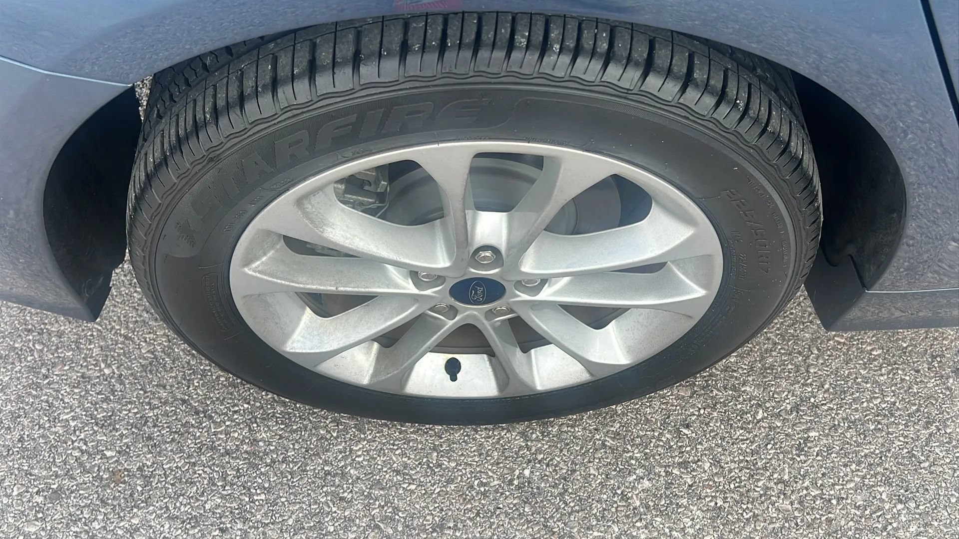 Used 2019 Ford Fusion SE FWD image 26