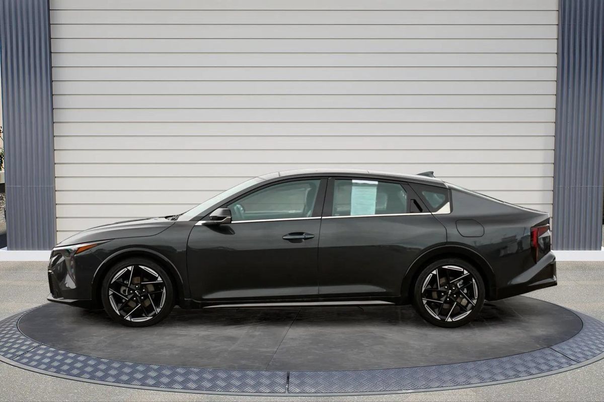 Used 2025 Kia K4 GT-Line w/ GT-Line Sunroof Package FWD image 4