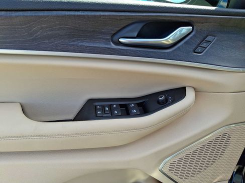 New 2026 Jeep Grand Cherokee Limited w/ Luxury Tech Group II AWD/4WD image 8