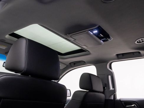 Used 2019 Chevrolet Tahoe Premier AWD/4WD image 17