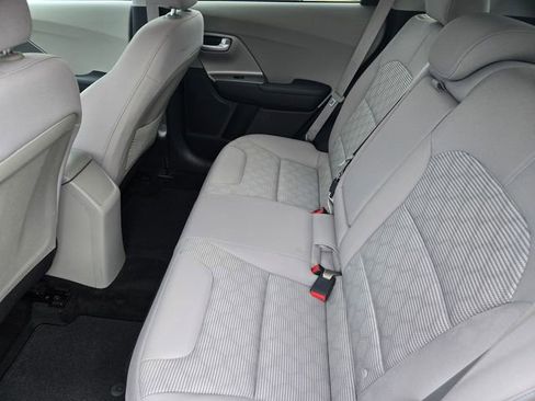 Used 2018 Kia Niro LX image 16