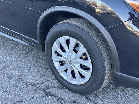 Used 2017 Nissan Rogue S image 7