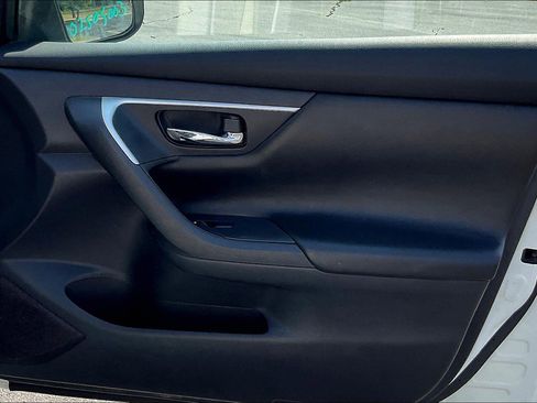 Used 2018 Nissan Altima 2.5 SV image 21