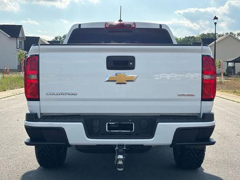 Used 2017 Chevrolet Colorado Z71 AWD/4WD image 4