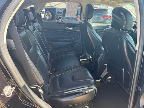 Used 2019 Ford Edge Titanium w/ Equipment Group 301A AWD/4WD image 21