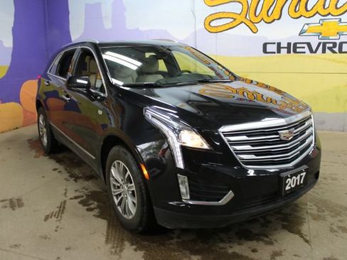 Used 2017 Cadillac XT5 Luxury w/ Driver Awareness Package FWD image 3