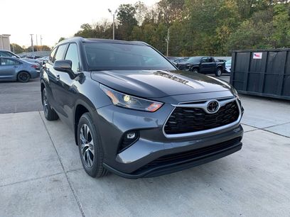 New 2025 Toyota Highlander XLE