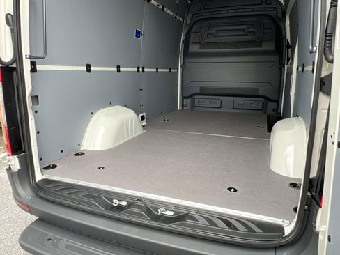 New 2025 Mercedes-Benz Sprinter 2500 image 25