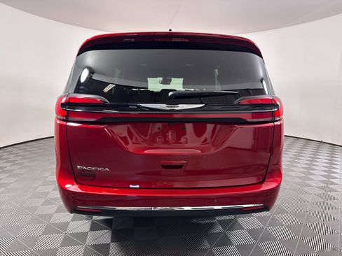 New 2026 Chrysler Pacifica Select image 12