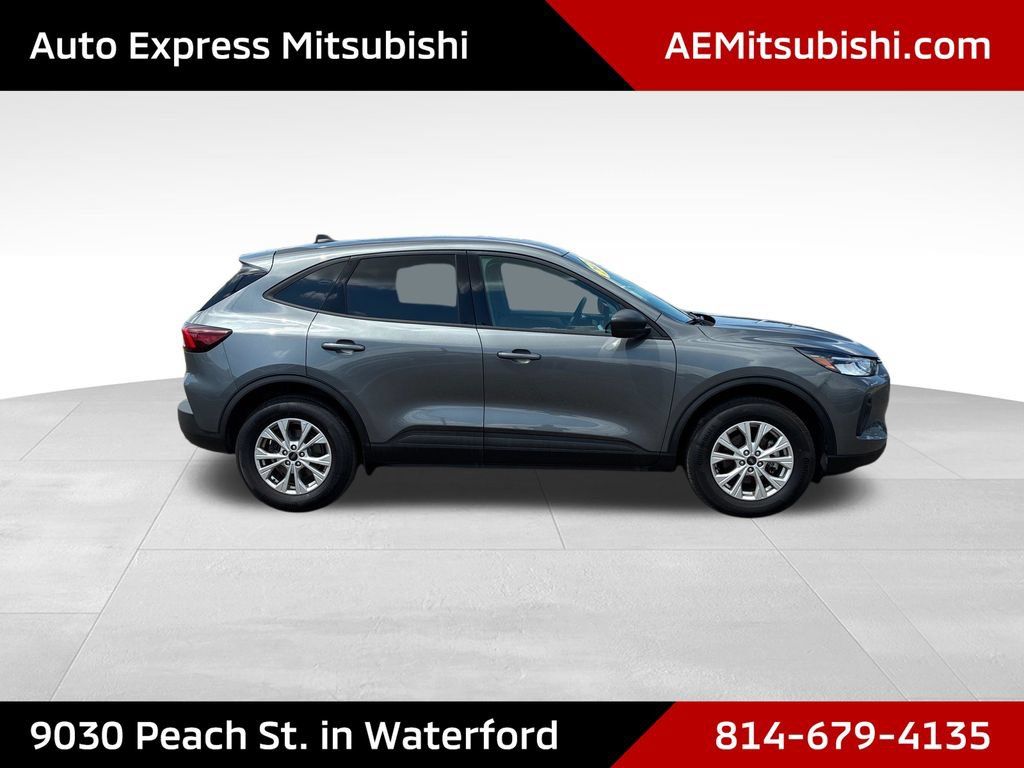 Used 2025 Ford Escape Active w/ Tech Pack #1 AWD/4WD image 8