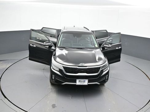 Certified 2021 Kia Seltos SX w/ SX Sunroof Package image 46