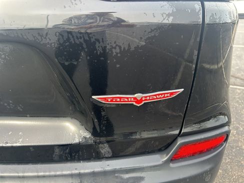 Used 2020 Jeep Cherokee Trailhawk w/ Cold Weather Group AWD/4WD image 4