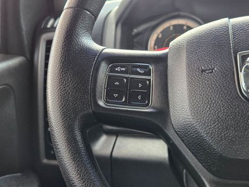 Used 2017 RAM 1500 Express RWD image 23