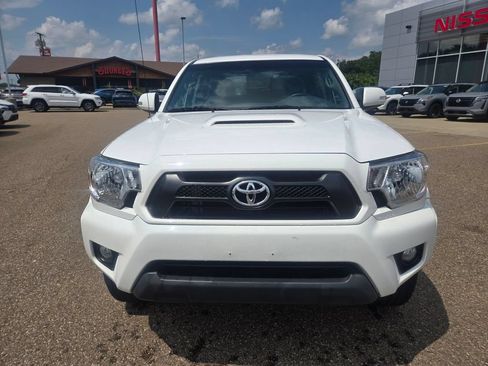 Used 2015 Toyota Tacoma 4x4 Double Cab w/ TRD Sport Package image 4
