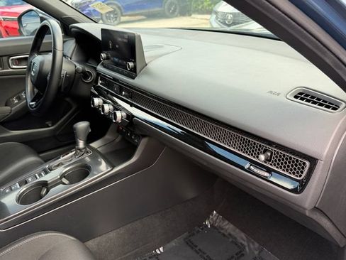 Used 2025 Honda Civic Sport image 20
