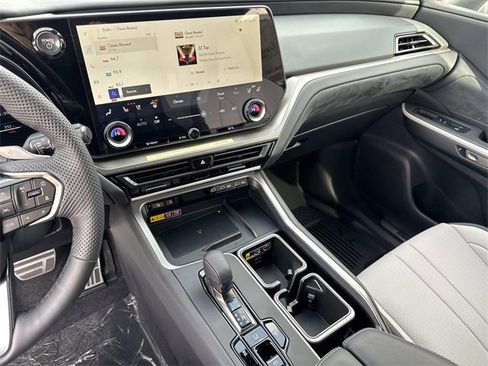 New 2026 Lexus TX 500h AWD image 25